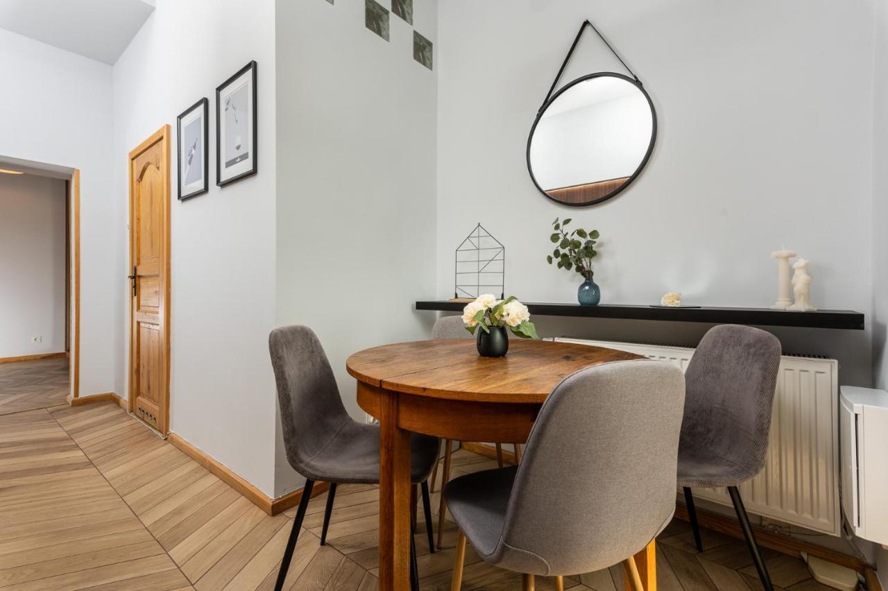 Classy Old Town Apartment - By Upstairs Cracovia Esterno foto