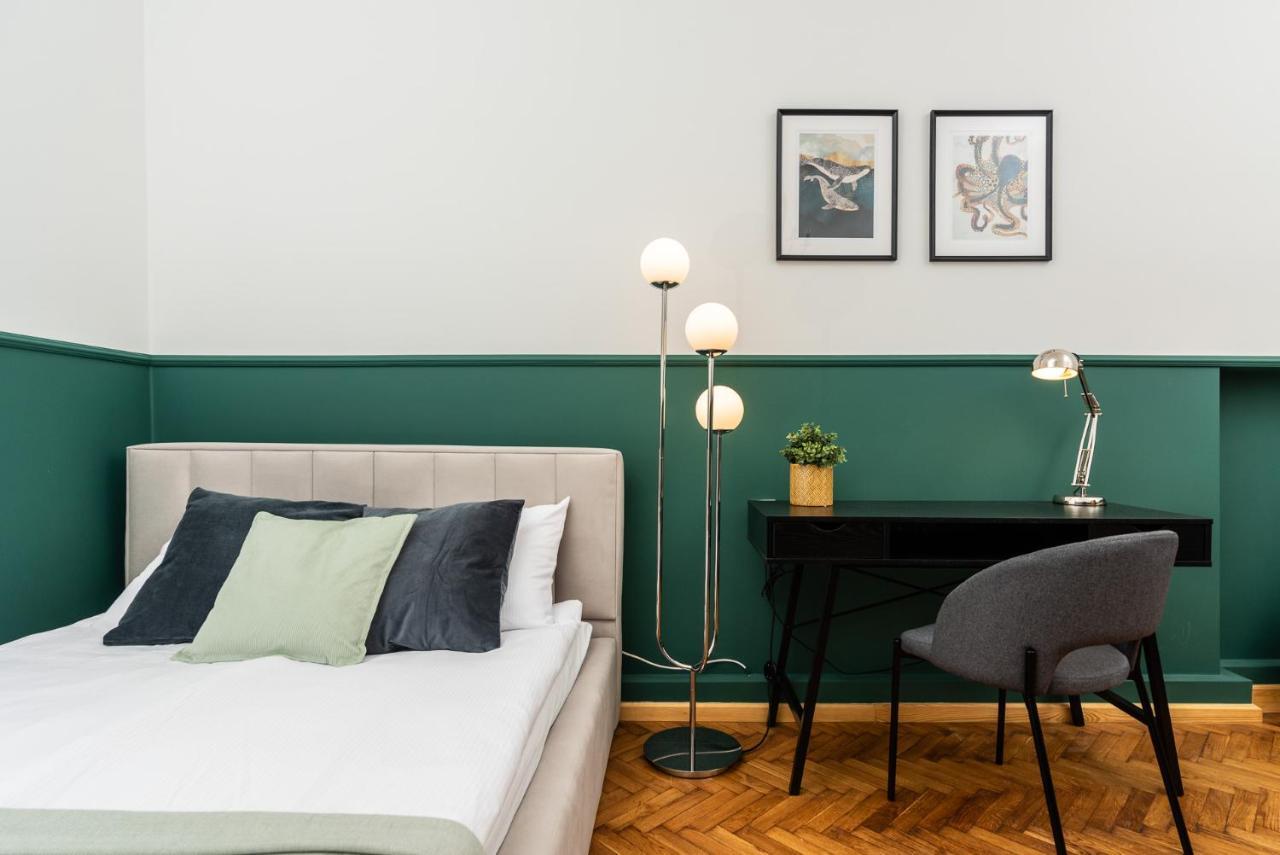 Classy Old Town Apartment - By Upstairs Cracovia Esterno foto
