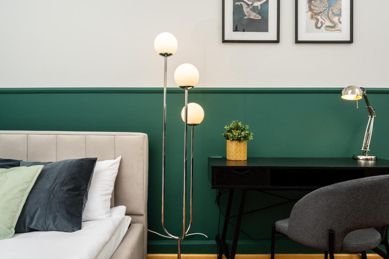 Classy Old Town Apartment - By Upstairs Cracovia Esterno foto