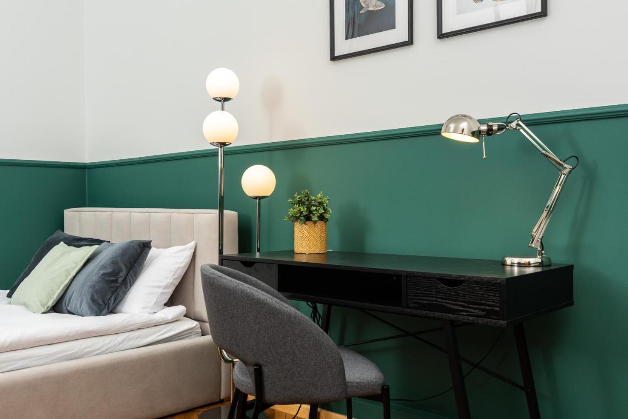 Classy Old Town Apartment - By Upstairs Cracovia Esterno foto