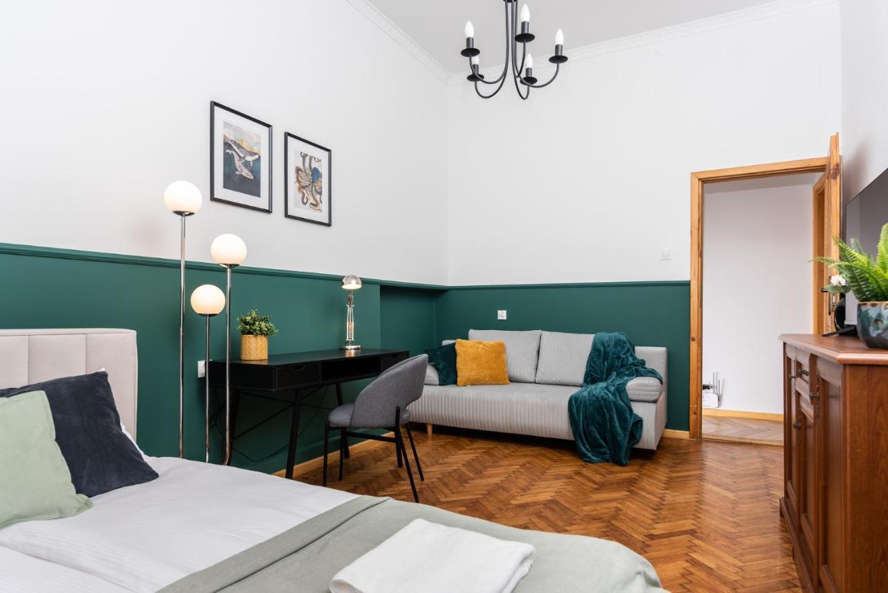 Classy Old Town Apartment - By Upstairs Cracovia Esterno foto