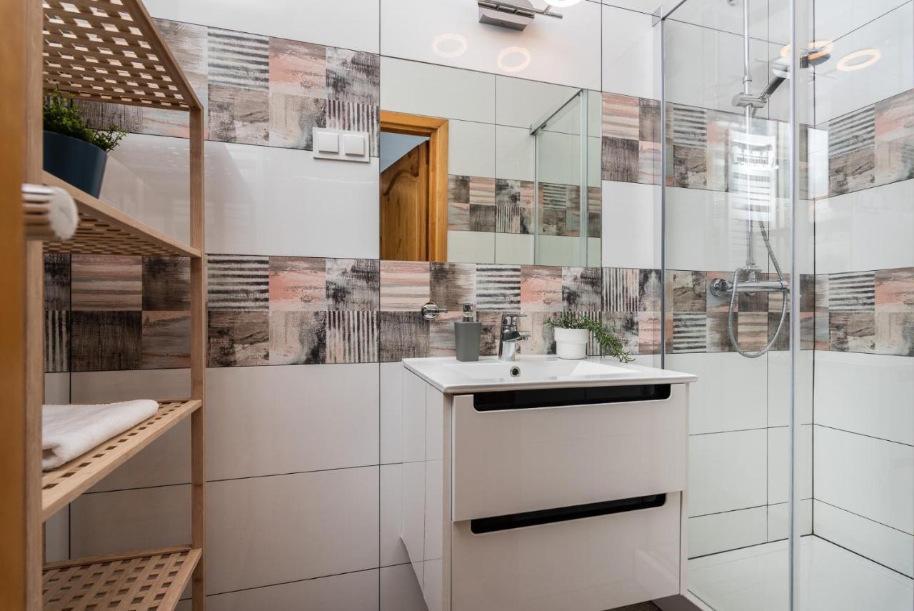 Classy Old Town Apartment - By Upstairs Cracovia Esterno foto